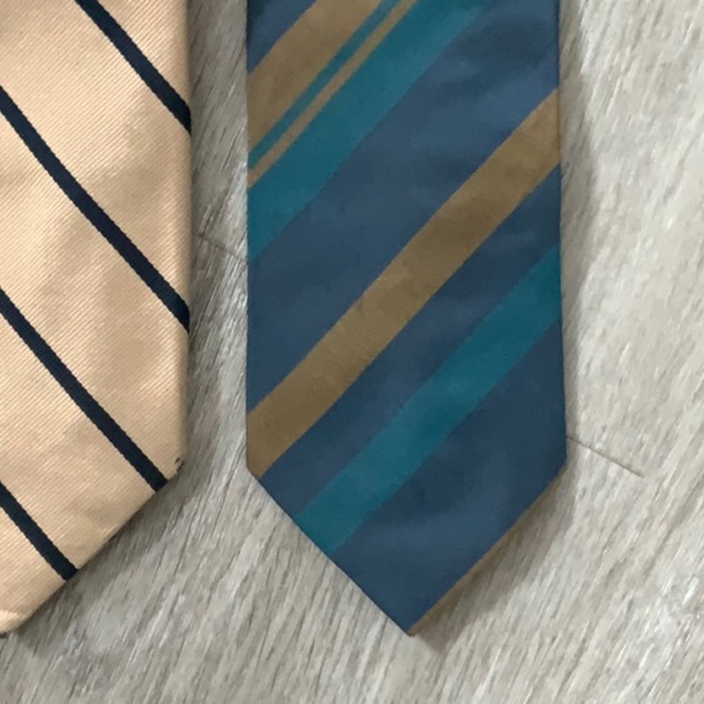THREE Italian Designer Vintage Ties - 100% silk. (Pavone, Jacobson and Zegna) - Picture 4 of 6